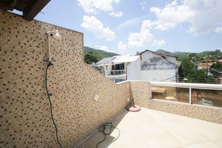 Casa de condomínio à venda com 130m², 3 quartos e 3 vagas Casa de condomínio à venda com 130m², 3 quartos e 3 vagasTerraço