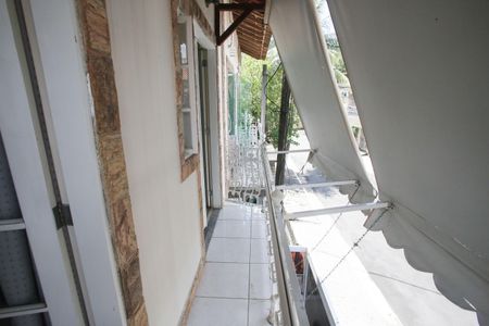 Casa de condomínio à venda com 130m², 3 quartos e 3 vagas Casa de condomínio à venda com 130m², 3 quartos e 3 vagasVaranda do Quart 3