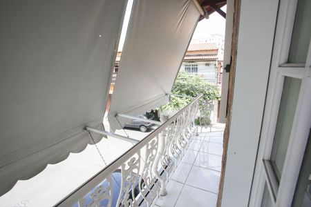 Casa de condomínio à venda com 130m², 3 quartos e 3 vagas Casa de condomínio à venda com 130m², 3 quartos e 3 vagasVaranda do Quart 2