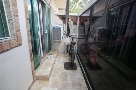 Casa de condomínio à venda com 130m², 3 quartos e 3 vagas Casa de condomínio à venda com 130m², 3 quartos e 3 vagasCorredor de Entrada