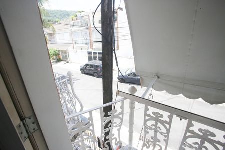 Casa de condomínio à venda com 130m², 3 quartos e 3 vagas Casa de condomínio à venda com 130m², 3 quartos e 3 vagasVaranda do Quart 2