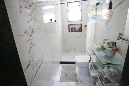 Casa de condomínio à venda com 130m², 3 quartos e 3 vagas Casa de condomínio à venda com 130m², 3 quartos e 3 vagasBanheiro Social