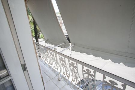 Casa de condomínio à venda com 130m², 3 quartos e 3 vagas Casa de condomínio à venda com 130m², 3 quartos e 3 vagasVaranda do Quart 3