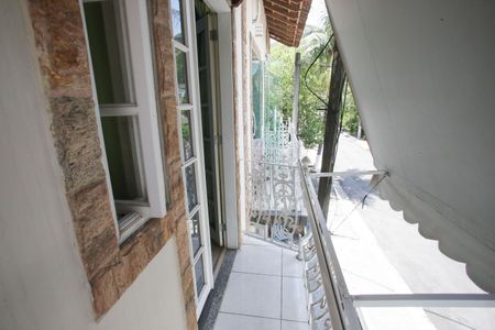 Casa de condomínio à venda com 130m², 3 quartos e 3 vagas Casa de condomínio à venda com 130m², 3 quartos e 3 vagasVaranda do Quart 2