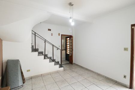 Casa à venda com 117m², 2 quartos e 3 vagas Casa à venda com 117m², 2 quartos e 3 vagasSala