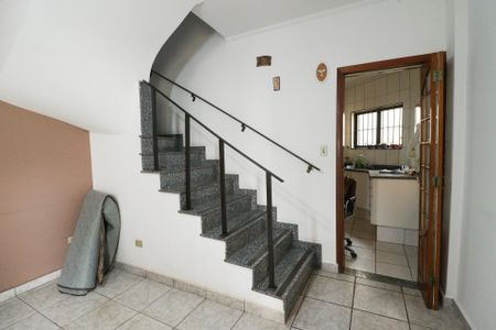 Casa à venda com 117m², 2 quartos e 3 vagas Casa à venda com 117m², 2 quartos e 3 vagasSala