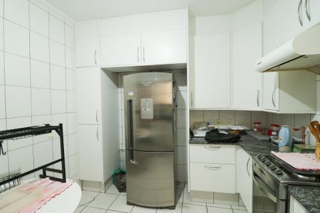 Casa à venda com 117m², 2 quartos e 3 vagas Casa à venda com 117m², 2 quartos e 3 vagasCozinha