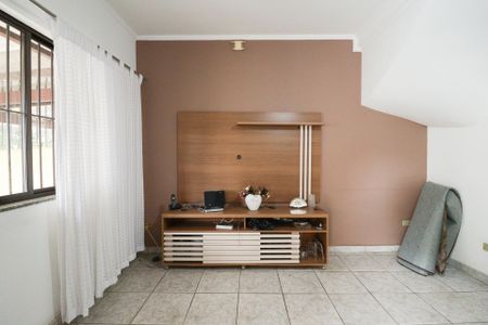 Casa à venda com 117m², 2 quartos e 3 vagas Casa à venda com 117m², 2 quartos e 3 vagasSala