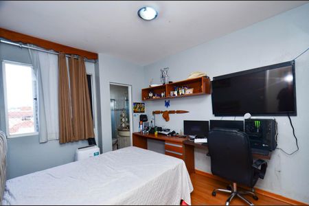 Apartamento à venda com 212m², 4 quartos e 3 vagas Apartamento à venda com 212m², 4 quartos e 3 vagasQuarto2/ suite