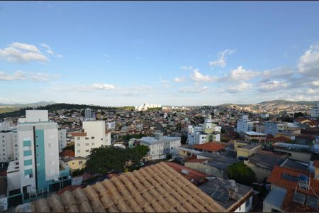 Apartamento à venda com 212m², 4 quartos e 3 vagas Apartamento à venda com 212m², 4 quartos e 3 vagasVista