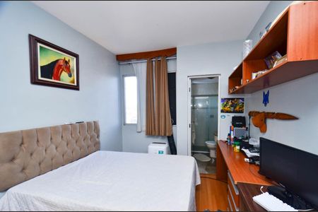 Apartamento à venda com 212m², 4 quartos e 3 vagas Apartamento à venda com 212m², 4 quartos e 3 vagasQuarto2/ suite