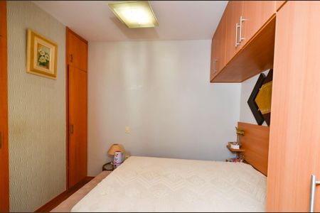 Apartamento à venda com 212m², 4 quartos e 3 vagas Apartamento à venda com 212m², 4 quartos e 3 vagasQuarto4/ suite