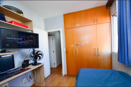 Apartamento à venda com 212m², 4 quartos e 3 vagas Apartamento à venda com 212m², 4 quartos e 3 vagasQuarto3