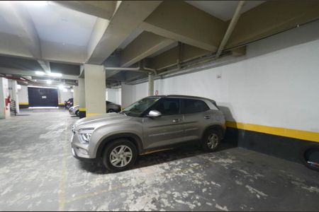 Apartamento à venda com 212m², 4 quartos e 3 vagas Apartamento à venda com 212m², 4 quartos e 3 vagasGaragem