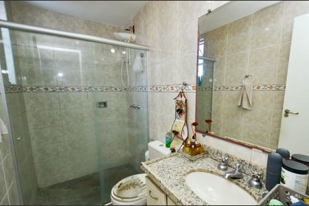 Apartamento à venda com 212m², 4 quartos e 3 vagas Apartamento à venda com 212m², 4 quartos e 3 vagasBanheiro social