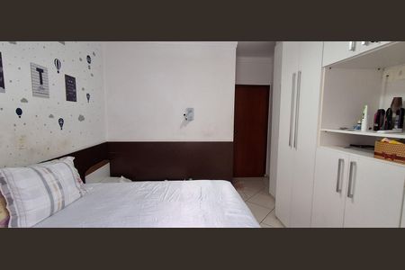 Casa à venda com 220m², 3 quartos e 2 vagas Casa à venda com 220m², 3 quartos e 2 vagasSuíte