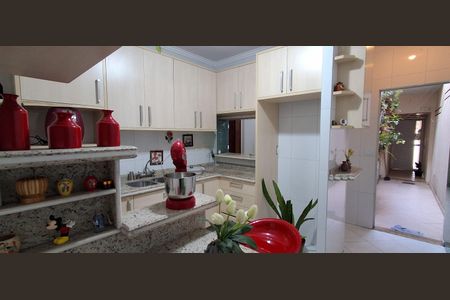 Casa à venda com 220m², 3 quartos e 2 vagas Casa à venda com 220m², 3 quartos e 2 vagasCozinha