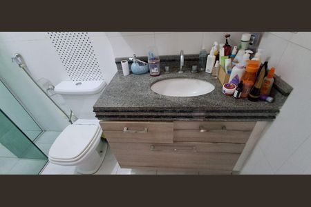 Casa à venda com 220m², 3 quartos e 2 vagas Casa à venda com 220m², 3 quartos e 2 vagasBanheiro Suíte 3