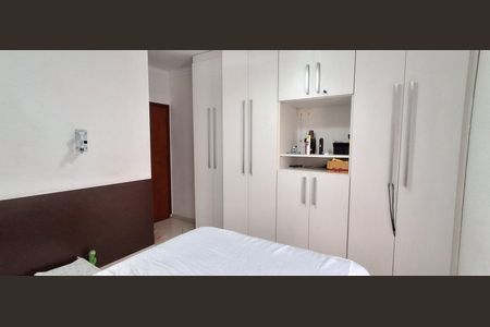 Casa à venda com 220m², 3 quartos e 2 vagas Casa à venda com 220m², 3 quartos e 2 vagasSuíte