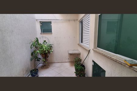 Casa à venda com 220m², 3 quartos e 2 vagas Casa à venda com 220m², 3 quartos e 2 vagasVaranda