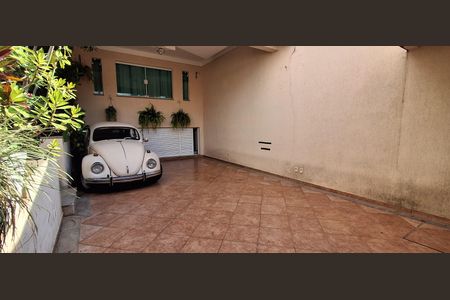 Casa à venda com 220m², 3 quartos e 2 vagas Casa à venda com 220m², 3 quartos e 2 vagasGaragem