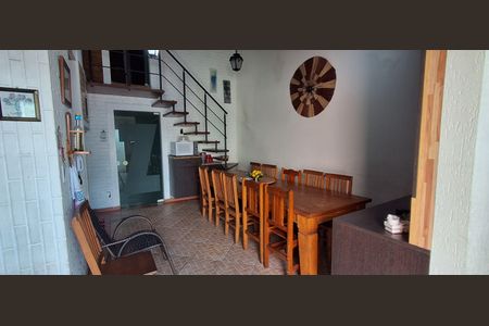 Casa à venda com 220m², 3 quartos e 2 vagas Casa à venda com 220m², 3 quartos e 2 vagasÁrea gourmet