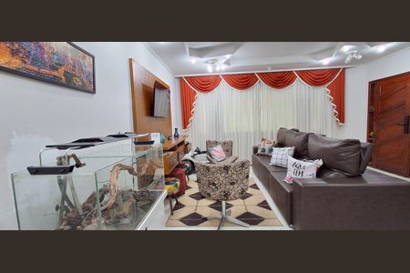 Casa à venda com 220m², 3 quartos e 2 vagas Casa à venda com 220m², 3 quartos e 2 vagasSala