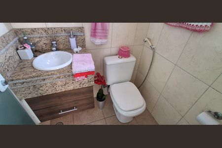 Casa à venda com 220m², 3 quartos e 2 vagas Casa à venda com 220m², 3 quartos e 2 vagasLavabo