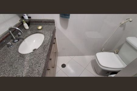 Casa à venda com 220m², 3 quartos e 2 vagas Casa à venda com 220m², 3 quartos e 2 vagasBanheiro Suíte 2