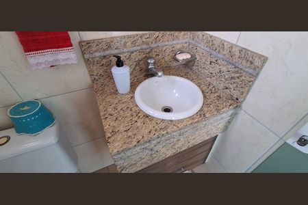 Casa à venda com 220m², 3 quartos e 2 vagas Casa à venda com 220m², 3 quartos e 2 vagasLavabo