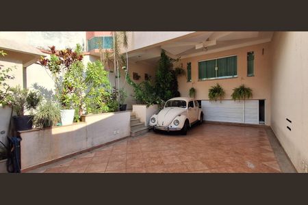 Casa à venda com 220m², 3 quartos e 2 vagas Casa à venda com 220m², 3 quartos e 2 vagasGaragem