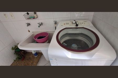 Casa à venda com 220m², 3 quartos e 2 vagas Casa à venda com 220m², 3 quartos e 2 vagasÁrea de Serviço