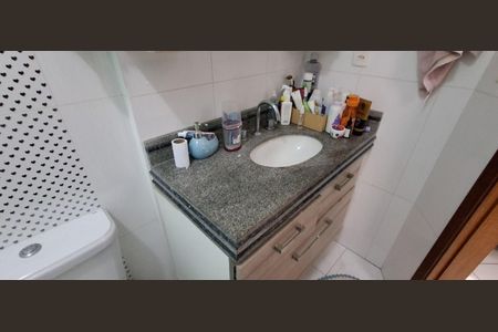 Casa à venda com 220m², 3 quartos e 2 vagas Casa à venda com 220m², 3 quartos e 2 vagasBanheiro Suíte 3