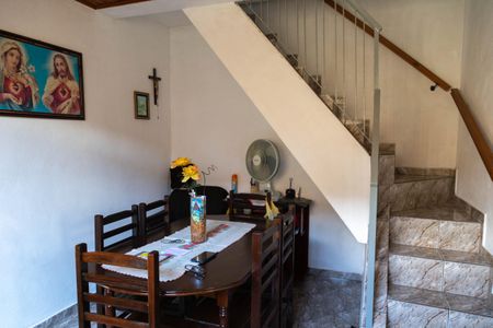 Casa à venda com 178m², 3 quartos e 2 vagas Casa à venda com 178m², 3 quartos e 2 vagasSala