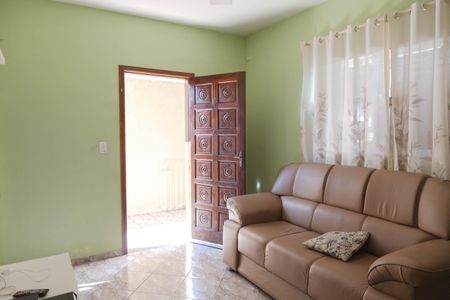 Casa à venda com 178m², 3 quartos e 2 vagas Casa à venda com 178m², 3 quartos e 2 vagasSala