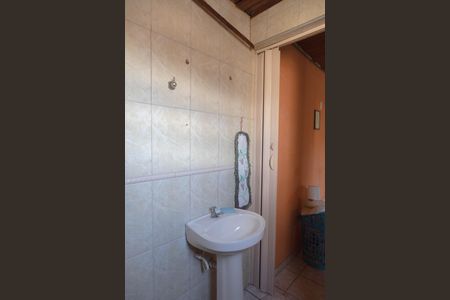 Casa à venda com 178m², 3 quartos e 2 vagas Casa à venda com 178m², 3 quartos e 2 vagasBanheiro