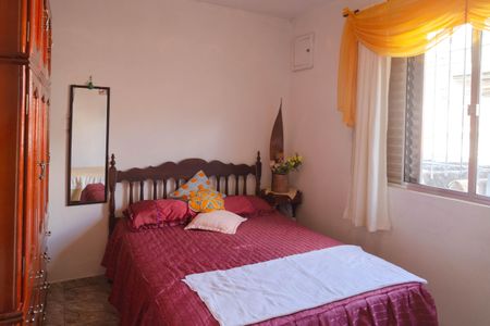 Casa à venda com 178m², 3 quartos e 2 vagas Casa à venda com 178m², 3 quartos e 2 vagasQuarto 2