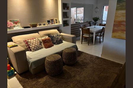 Casa de condomínio à venda com 69m², 2 quartos e 2 vagas Casa de condomínio à venda com 69m², 2 quartos e 2 vagasSala