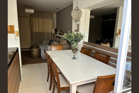 Casa de condomínio à venda com 69m², 2 quartos e 2 vagas Casa de condomínio à venda com 69m², 2 quartos e 2 vagasSala