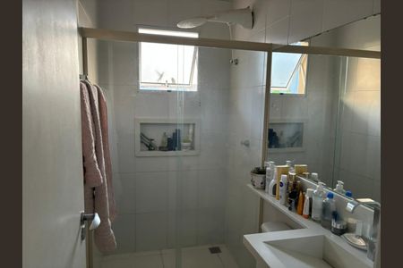 Casa de condomínio à venda com 69m², 2 quartos e 2 vagas Casa de condomínio à venda com 69m², 2 quartos e 2 vagasBanheiro