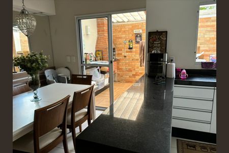 Casa de condomínio à venda com 69m², 2 quartos e 2 vagas Casa de condomínio à venda com 69m², 2 quartos e 2 vagasCozinha