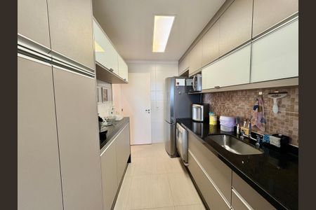 Apartamento à venda com 108m², 3 quartos e 2 vagas Apartamento à venda com 108m², 3 quartos e 2 vagasCozinha