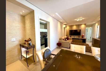 Apartamento à venda com 108m², 3 quartos e 2 vagas Apartamento à venda com 108m², 3 quartos e 2 vagasSala