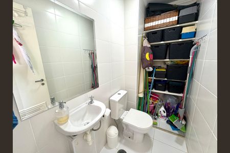 Apartamento à venda com 108m², 3 quartos e 2 vagas Apartamento à venda com 108m², 3 quartos e 2 vagasBanheiro de Serviço