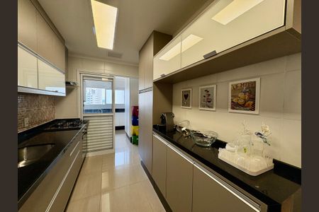 Apartamento à venda com 108m², 3 quartos e 2 vagas Apartamento à venda com 108m², 3 quartos e 2 vagasCozinha