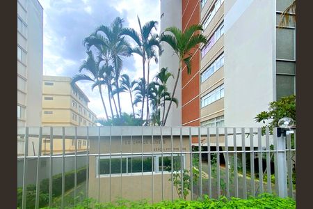 Apartamento para alugar com 400m², 4 quartos e 2 vagas Apartamento para alugar com 400m², 4 quartos e 2 vagasFachada