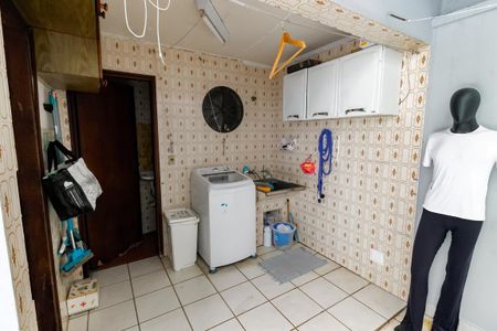 Casa à venda com 227m², 3 quartos e 4 vagas Casa à venda com 227m², 3 quartos e 4 vagasÁrea de Serviço