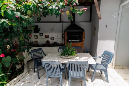 Casa à venda com 227m², 3 quartos e 4 vagas Casa à venda com 227m², 3 quartos e 4 vagas Churrasqueira