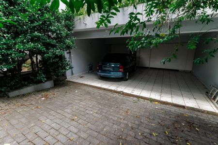 Casa à venda com 227m², 3 quartos e 4 vagas Casa à venda com 227m², 3 quartos e 4 vagasGaragem