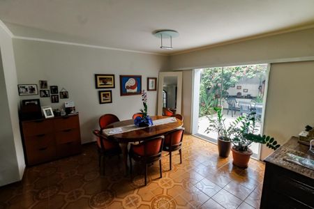 Casa à venda com 227m², 3 quartos e 4 vagas Casa à venda com 227m², 3 quartos e 4 vagasDetalhe Sala